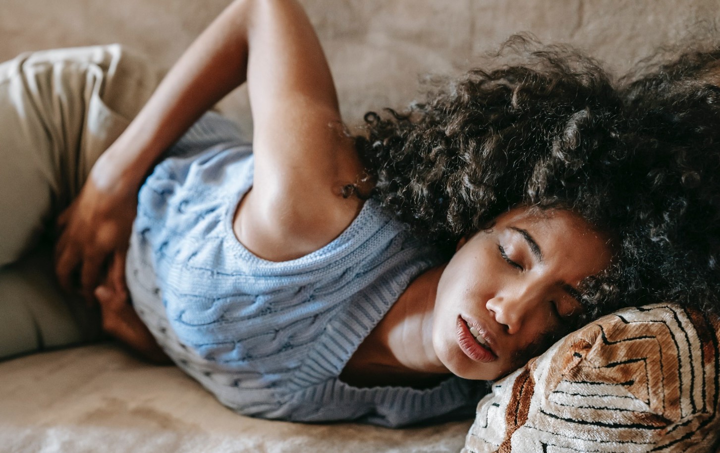 Adet Ağrısına Neler İyi Gelir? Nasıl Geçer?