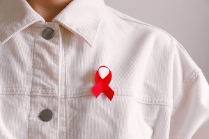 HIV Pozitif Kişiler 3-15 Yıl İçinde AIDS Olabilir