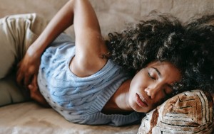 Adet Ağrısına Neler İyi Gelir? Nasıl Geçer?