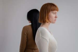 Bakışlar: Gözle Dışarıda Bırakma