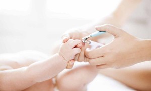 Yenidoğanda Tırnak Bakımı